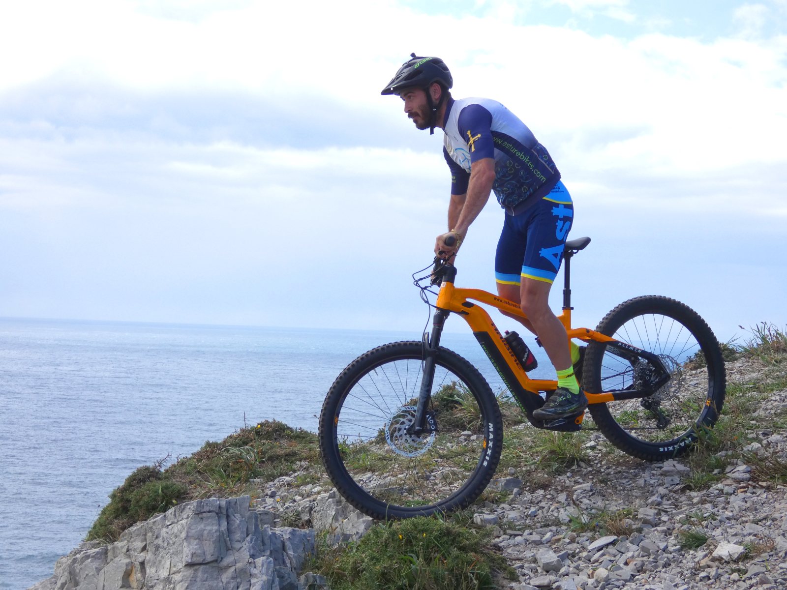 ASTUREBIKES - ALQUILER BICICLETAS ELECTRICAS